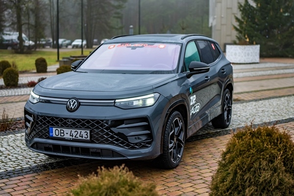 «Volkswagen Tayron» tikai nedaudz pietrūka, lai kļūtu par «Latvijas Gada auto 2026»