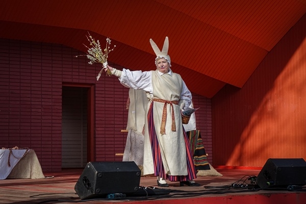 Lielās dienas jampadracis aicina ģimenes uz pavasara saulgriežu svinēšanu