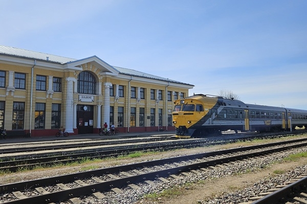 Ar vilcienu pēc Vidzemes stāstiem