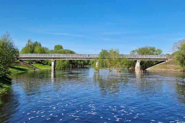 Sākušies gājēju tilta pār Dubnas upi pārbūves un pievedceliņu atjaunošanas darbi