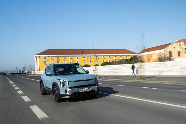 Jaunais Kia EV2: kompakts elektroauto ģimenes vajadzībām