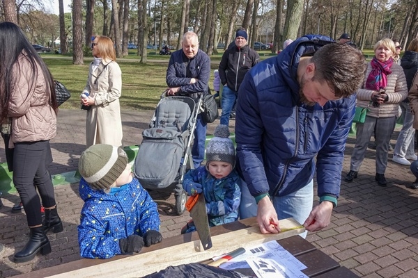 Lieldienu putnu būrīšu izgatavošanas talka Bērnu pilsētiņās