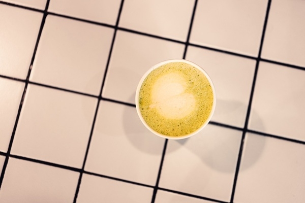 Fitnesa trenere skaidro: kāpēc 2026. gadā ar kofeīnu vien nepietiek?