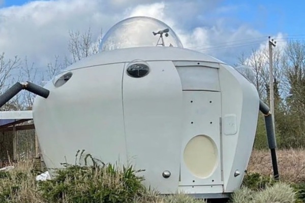 Nakšņošana NLO. Neparastā Airbnb pieredze, kas aizrauj ceļotājus