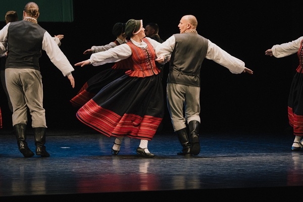 Dienvidkurzemes novads: Bunkā koncertā sadancos tautas deju kolektīvi