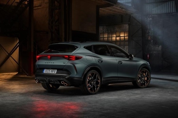 Ar krāšņām pirmizrādēm un pasaulē šaurāko auto Ķīpsalā durvis vērs izstāde «Auto 2026»