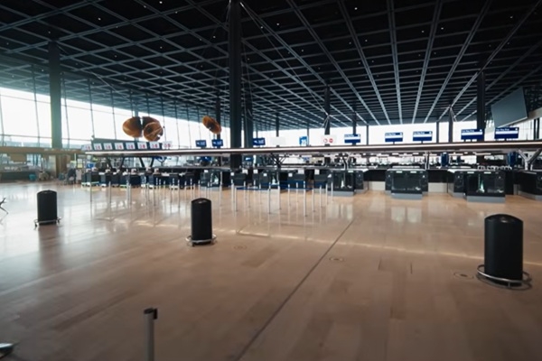 Atklāj Frankfurtes lidostas jauno termināli