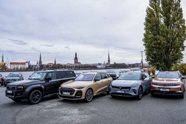 Kāds ir «Gada Bezceļu auto 2026» uzvarētājs «Toyota Land Cruiser»
