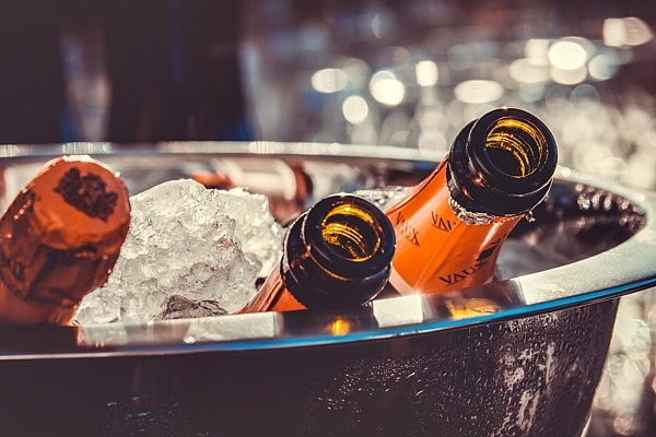«Ryanair» vadītājs aicina ierobežot alkohola pārdošanu lidostās