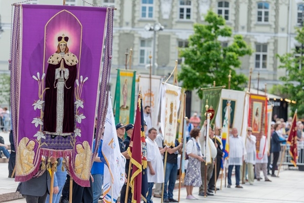 5 000 svētceļnieku pulcējas Pasaules apustuliskajā žēlsirdības kongresā Viļņā