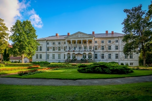 Sākas reģistrācija Gaujienas Jaunās pils atkārtotajai izsolei