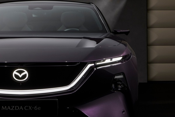 Jaunais elektriskais «Mazda CX-6e» septembrī ieradīsies Latvijā
