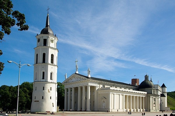 Tourism Sector Starts the Year with Strong Growth: Number of Tourists in Lithuania Up Nearly One-Fifth 