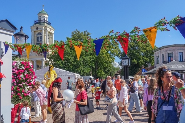 Piektdienas vakara pastaiga aicina ventspilniekus un pilsētas viesus