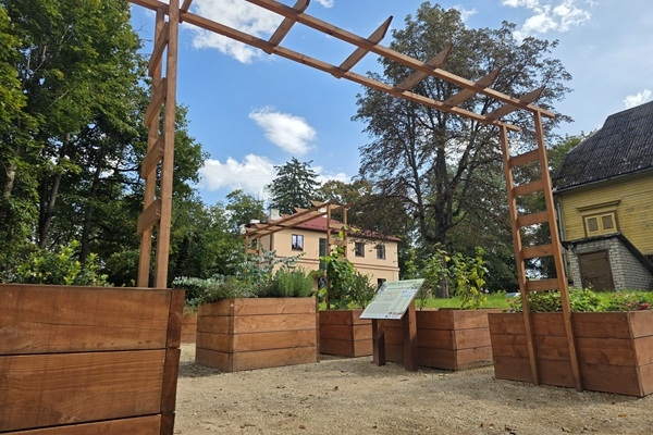 Jēkabpils novads: Zasas muižas parkā atklāts «Veselības dārzs»