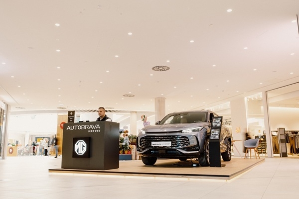«AUTOBRAVA Motors» atver MG «pop-up» salonu tirdzniecības centrā «Spice Style»