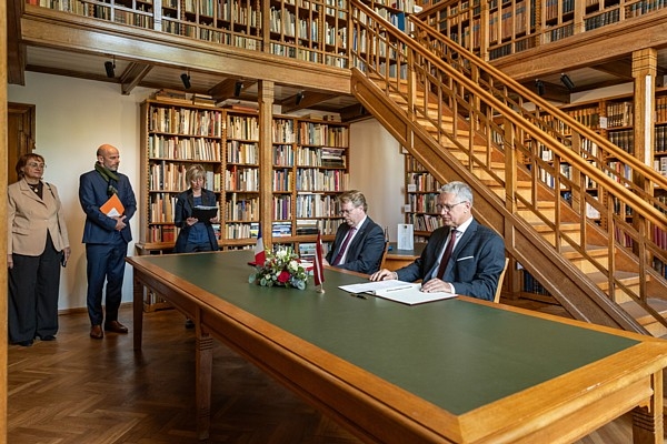 Latvija un Francija paraksta Rīcības plānu sadarbībai kultūrā līdz 2031. gadam