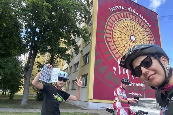 Dodies veloorientēšanās piedzīvojumā un atklāj mākslu Salaspilī!