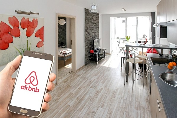 Vīne pieņēm stingrākus noteikumus īstermiņa naktsmītņu izīrētājiem, tostarp tādām platformām kā AirBnB