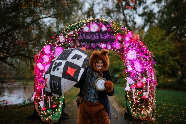 Salaspilī aizvadīts piektais ģimenēm draudzīgais rudens festivāls «Spoku nakts takas»