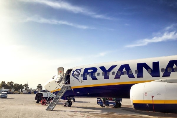 Agresīvam «Ryanair» pasažierim piespriež nosacītu cietumsodu