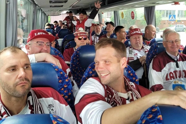 Latvijas hokeja fani nākamgad dosies uz Stokholmu