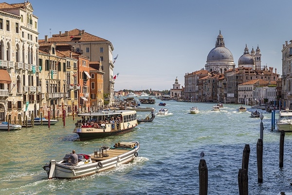 Venēcija plāno dubultot ieejas maksu tūristiem