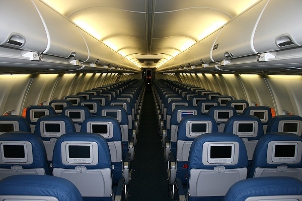 Inovatīvs pakalpojums aviācijā: Dāmas izvēlas sēdvietas