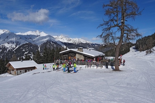 Itālijas kūrorts «Madonna di Campiglio» ierobežos slēpotāju skaitu