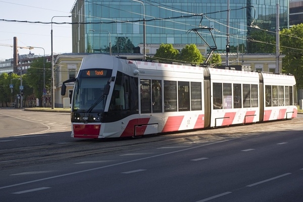 Tallinas sabiedriskajā transportā aizmirsts pat veļasžāvētājs