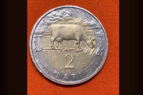 8. decembris vēsturē: Apgrozībā laiž jaunu divu latu monētu