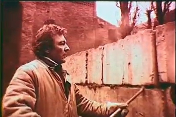 13. janvāris vēsturē: Latvijā sāk slieties barikādes