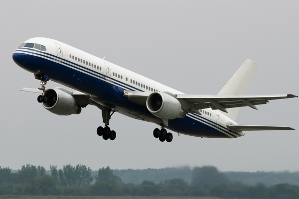 19. februāris vēsturē: Boeing 757 paceļas debesīs pirmo reizi