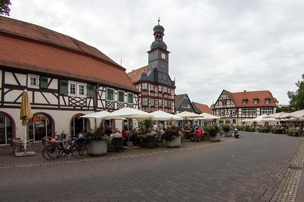 Loršas abatija – 1200 gadu sena laika liecība Vācijas sirdī