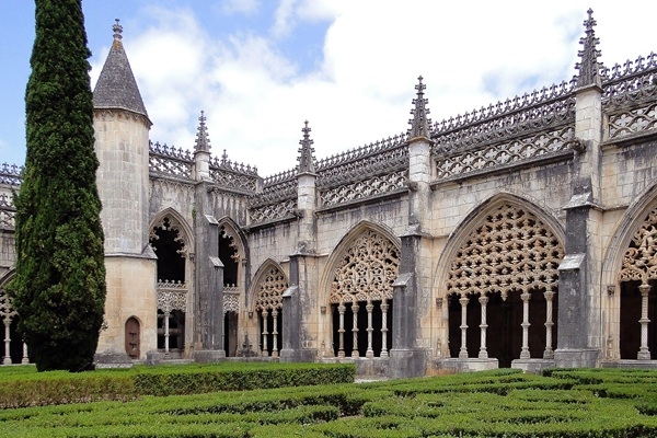 Bataljas klosteris Portugālē – piemineklis uzvarai un karaļu ambīcijām