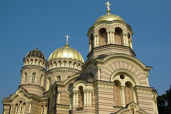 22. aprīlis vēsturē: Rīgas Pareizticīgo katedrālei uzliek krustus