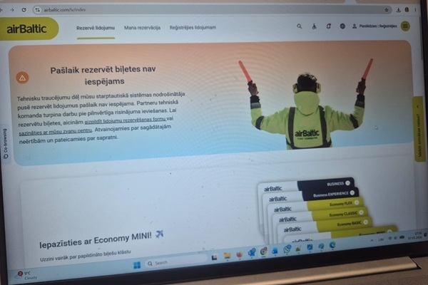 «airBaltic» mājaslapas rezervāciju sistēma saskārusies ar tehniskiem traucējumiem