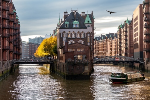 Venēcijas un Amsterdamas vietā iesaka citas Eiropas kanālu pilsētas