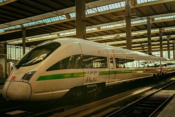 Briseles lidosta atkal pieslēgta Eiropas ātrgaitas dzelzceļa tīklam