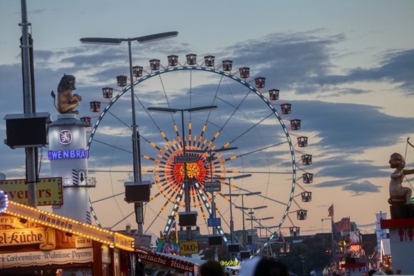 Oktoberfests noslēdzas ar smagu negadījumu atrakcijā