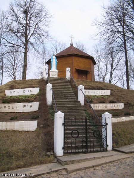 Ludzas-katolu-baznica Ludzas katoļu baznīca,Karņicku kapella, Svētās Marijas statuja
