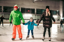 Atpūtas un ceļojumu piedāvājumi 23.12.2025 - 28.12.2025 Izbaudiet svētku brīvdienas slidojot Ventspils TIC