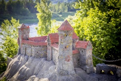 Dinaburgas pilsdrupas un pils makets Augšdaugavas novada Tūrisma nodaļa