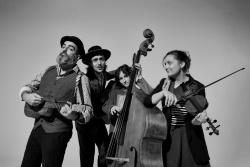 Mūzikas apvienības “Rahu” koncerts Valmieras novada Tūrisma pārvalde