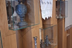 Seno gaismekļu izstāde Skrindu muzejā