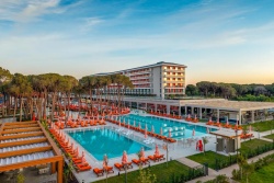 Trendy Perge Resort & Suites Hotel 