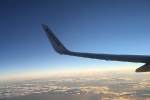 «Ryanair» palielinās prēmijas darbiniekiem par pārlieku lielu rokas bagāžas pieķeršanu