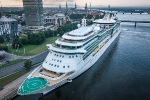 Pasaules kruīza ietvaros Rīgā viesojas kuģis «Serenade of the Seas»