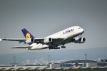 «Lufthansa» atceļ 20 000 lidojumu vasaras sezonā