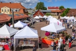 Krāšņa pasaules garšu un mūzikas ritmu buķete Vecpilsētas tirgū